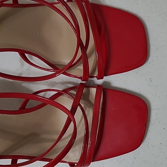 Unisa Candy Apple Red Strappy Heels with Square Toe size 8.5 - Picture 5 of 9